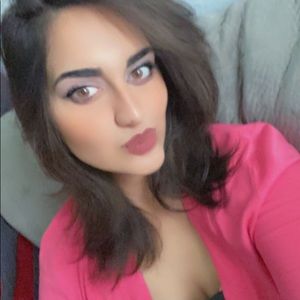 Meet your Posher, Elena